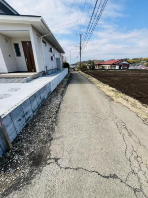 �_�ސ쌧������s��̒��È�ˌ��Ă̑O�ʓ��H�܂ތ��n�ʐ^