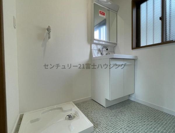 _ސ쌧s1ڂ̒ÈˌĂ̐ʑEʏ