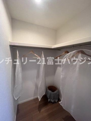 [@-