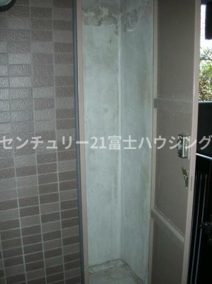 [@փ|[`[