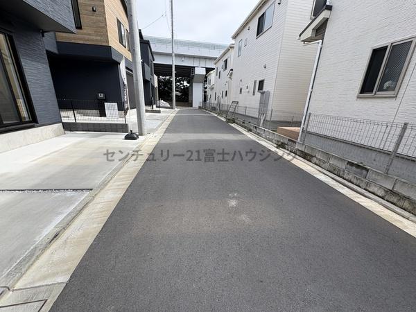 _ސ쌧sh̐VzˌĂ̑OʓH܂ތnʐ^