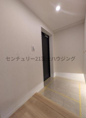 ց@-