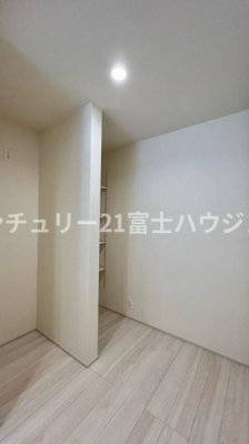 [@pg[