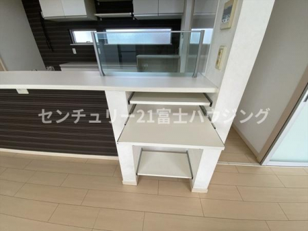 Lb`@-