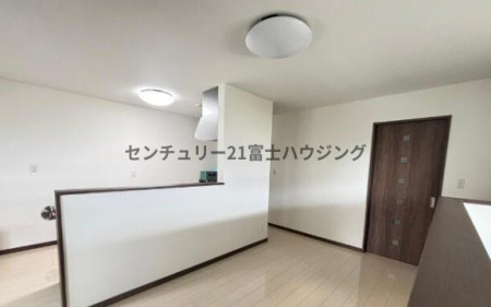 rO@-