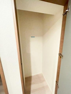 [@-