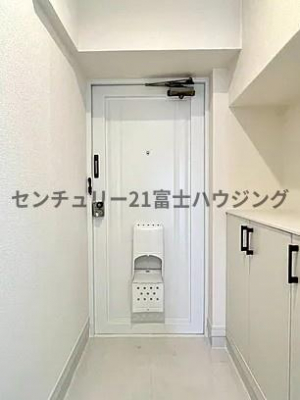 ց@-