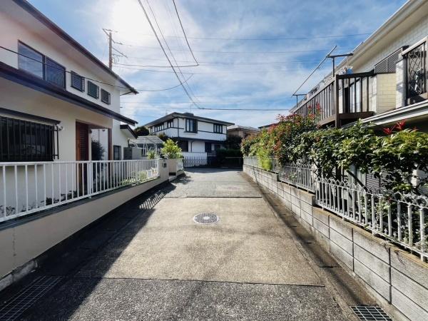 _ސ쌧qsR̓yn̑OʓH܂ތnʐ^