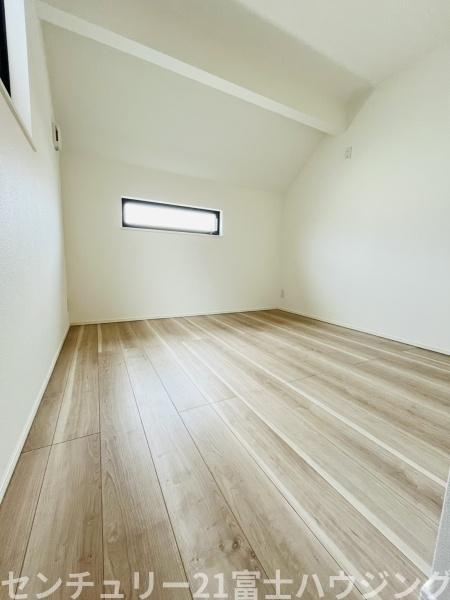 �_�ސ쌧������s����1���ڂ̐V�z��ˌ��Ă̐Q��