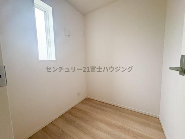 �_�ސ쌧������s����2���ڂ̐V�z��ˌ��Ă̎��[