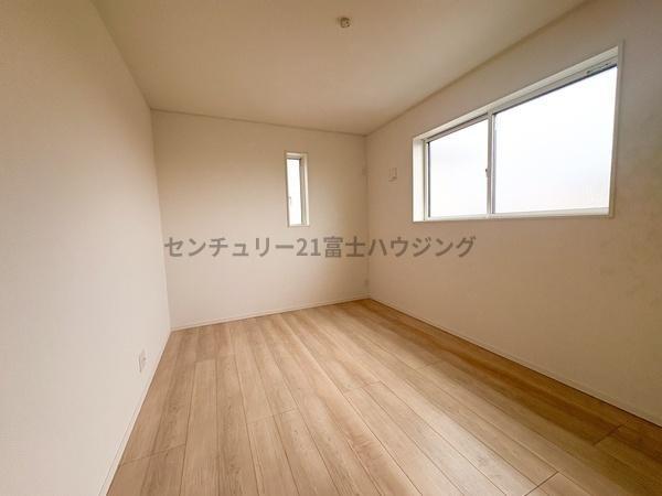 _ސ쌧s2ڂ̐VzˌĂ̎q