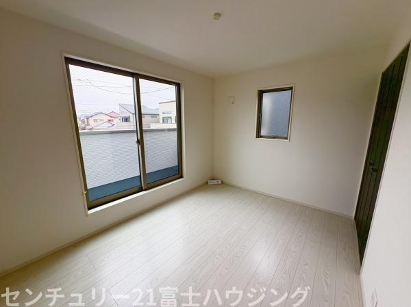 _ސ쌧s1ڂ̐VzˌĂ̎q