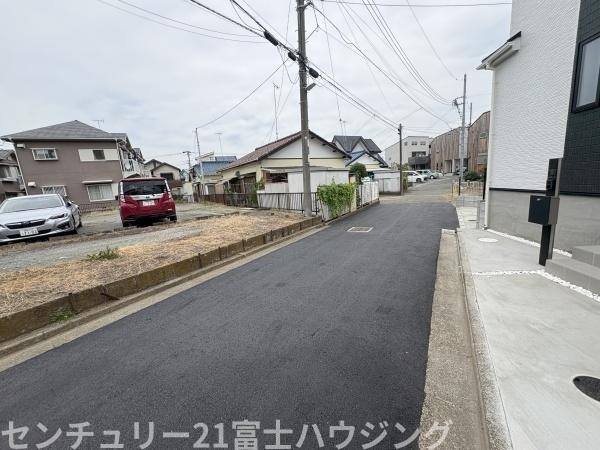 _ސ쌧s2ڂ̐VzˌĂ̑OʓH܂ތnʐ^