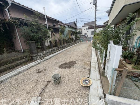 _ސ쌧s2ڂ̐VzˌĂ̑OʓH܂ތnʐ^