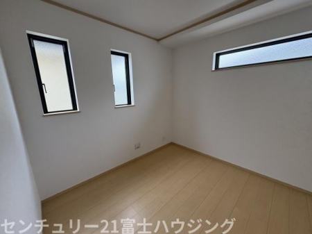 _ސ쌧s2ڂ̐VzˌĂ̎q