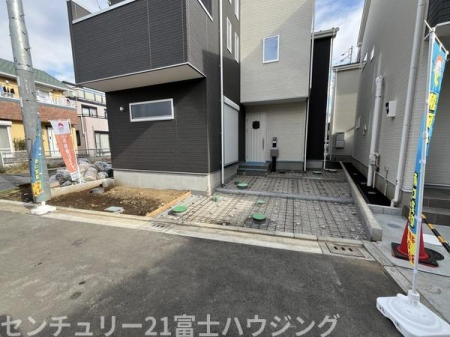 �_�ސ쌧������s����5���ڂ̐V�z��ˌ��Ă̒��ԏ�