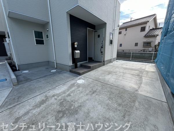 �_�ސ쌧������s����5���ڂ̐V�z��ˌ��Ă̒��ԏ�