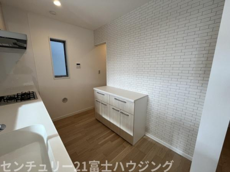 �_�ސ쌧������s����5���ڂ̐V�z��ˌ��ẴL�b�`��