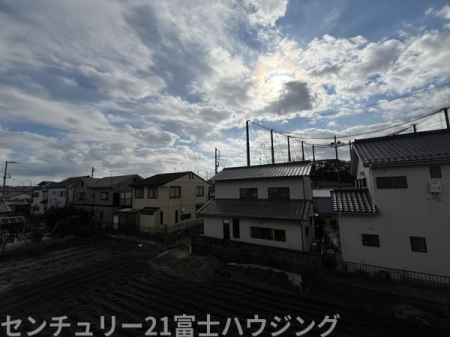 �_�ސ쌧������s����5���ڂ̐V�z��ˌ��Ă̏Z�˂���̒��]�ʐ^