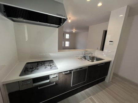 �_�ސ쌧������s���5���ڂ̐V�z��ˌ��ẴL�b�`��