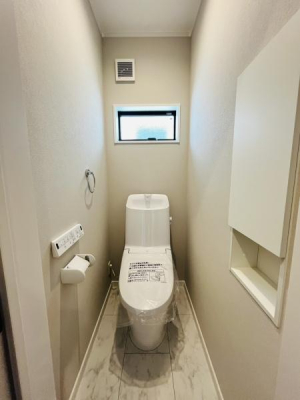 �_�ސ쌧������s�l�{��̐V�z��ˌ��Ẵg�C��