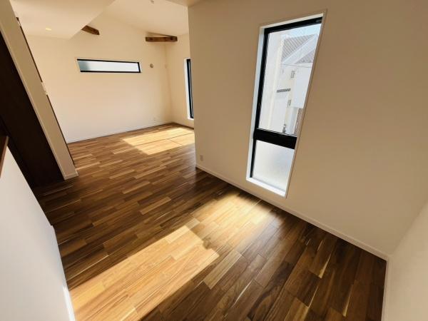 �_�ސ쌧������s�l�{��̐V�z��ˌ��Ẵ��r���O