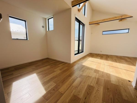 �_�ސ쌧������s�l�{��̐V�z��ˌ��Ẵ��r���O