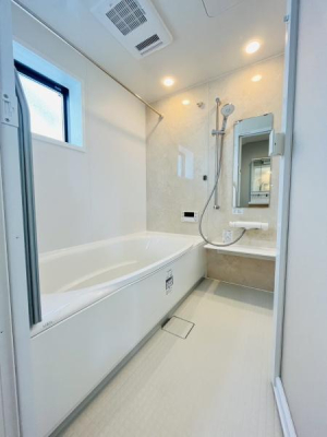 �_�ސ쌧������s�l�{��̐V�z��ˌ��Ă̗���