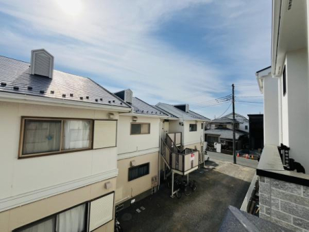 �_�ސ쌧������s�l�{��̐V�z��ˌ��Ă̏Z�˂���̒��]�ʐ^