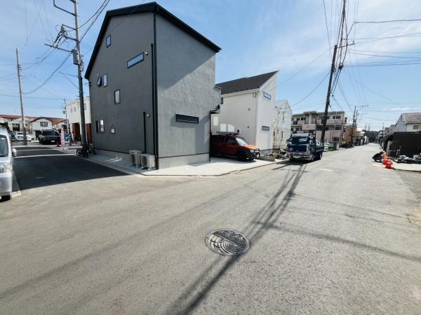 �_�ސ쌧������s�l�{��̐V�z��ˌ��Ă̑O�ʓ��H�܂ތ��n�ʐ^