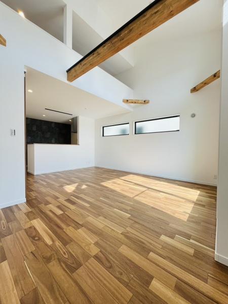 �_�ސ쌧������s�l�{��̐V�z��ˌ��Ẵ��r���O