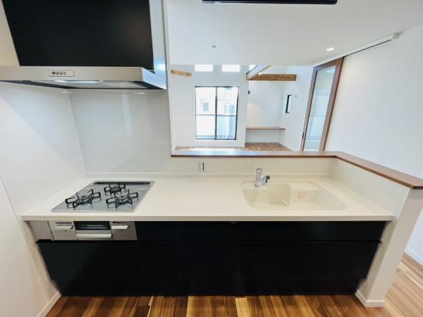 �_�ސ쌧������s�l�{��̐V�z��ˌ��ẴL�b�`��