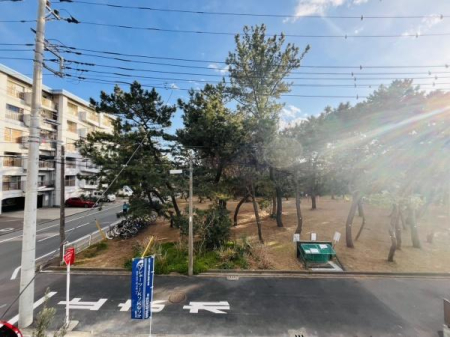 �_�ސ쌧������s�l�{��̐V�z��ˌ��Ă̏Z�˂���̒��]�ʐ^