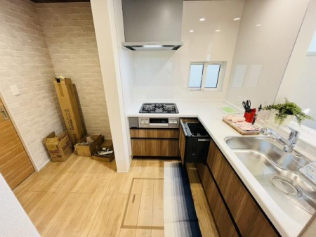 �_�ސ쌧������s�l�{��̐V�z��ˌ��ẴL�b�`��