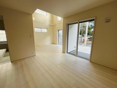 �_�ސ쌧������s�l�{��̐V�z��ˌ��Ẵ��r���O