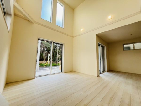 �_�ސ쌧������s�l�{��̐V�z��ˌ��Ẵ��r���O