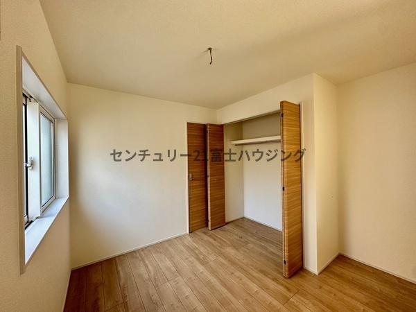 �_�ސ쌧������s�l�{��̐V�z��ˌ��Ẳ摜