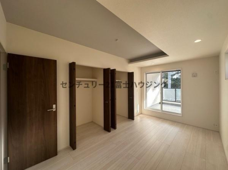 �_�ސ쌧������s�l�{��̐V�z��ˌ��Ẳ摜