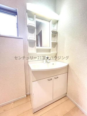 _ސ쌧ˎslV{7ڂ̒ÈˌĂ̐ʑEʏ