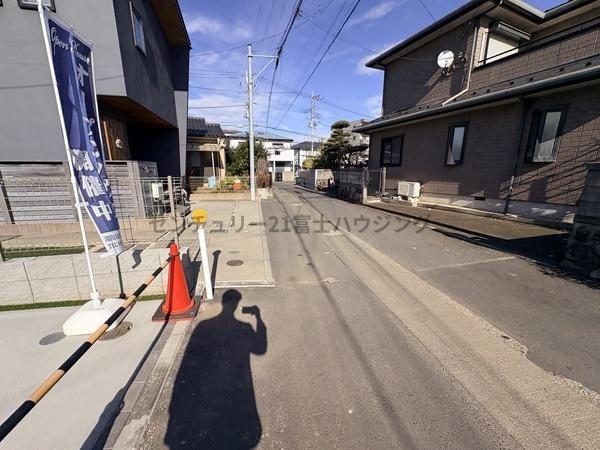 _ސ쌧s2ڂ̐VzˌĂ̑OʓH܂ތnʐ^