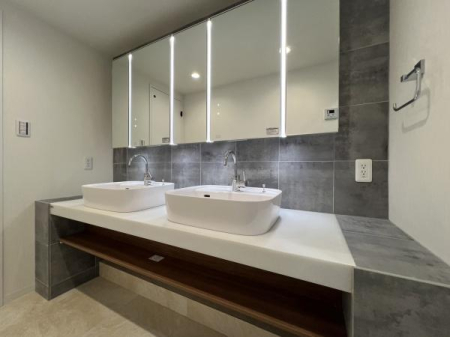 �_�ސ쌧����s�А�3���ڂ̒��È�ˌ��Ă̐��ʑ�E���ʏ�