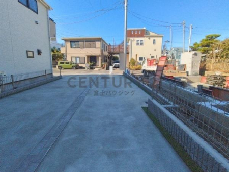 �_�ސ쌧������s���C�ݓ�4���ڂ̐V�z��ˌ��Ă̑O�ʓ��H�܂ތ��n�ʐ^