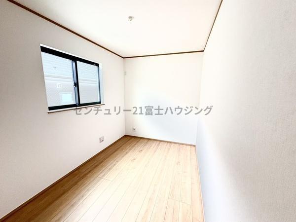 �_�ސ쌧������s���C�ݓ�4���ڂ̐V�z��ˌ��Ă̎q������