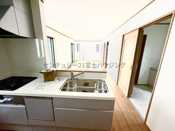 �_�ސ쌧������s���C�ݓ�4���ڂ̐V�z��ˌ��ẴL�b�`��