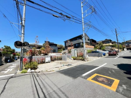 _ސ쌧qsK̐VzˌĂ̑OʓH܂ތnʐ^