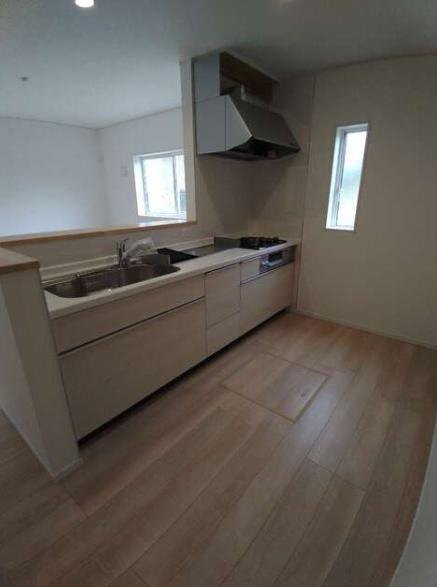 �_�ސ쌧���q�s�����7���ڂ̐V�z��ˌ��ẴL�b�`��