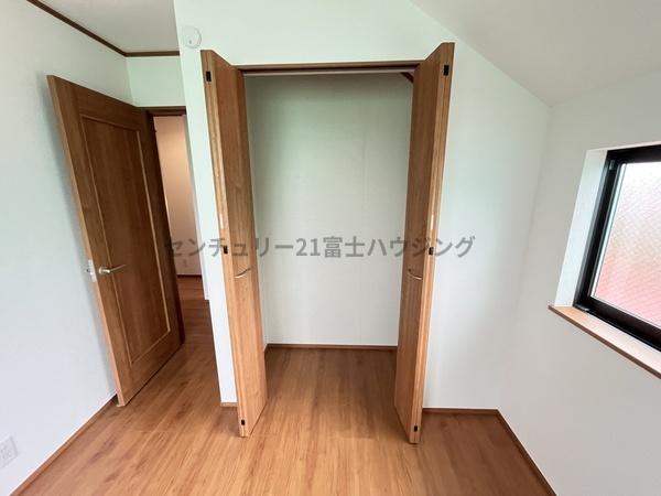 �_�ސ쌧������s���C�ݓ�4���ڂ̐V�z��ˌ��Ă̎��[