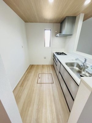 �_�ސ쌧������s���Z���̐V�z��ˌ��ẴL�b�`��