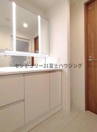 _ސ쌧؎sh1ڂ̒Ã}V̐ʑEʏ