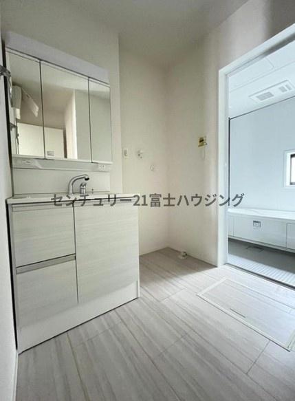 _ސ쌧s㊯̐VzˌĂ̐ʑEʏ